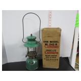 RARE VINTAGE COLEMAN 242-B SPORT-LITE LANTERN