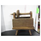 PRIMATIVE ANTIQUE FLAX-YARN WINDING WOOL BOX
