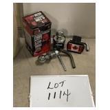 4 Ton bottle Jack & (2) 1 7/8' Balls