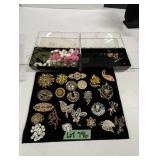 Costume Jewelry- Brooch Lot