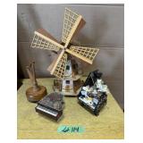(4) Music Boxes