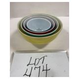(4) Pyrex Nesting Bowls