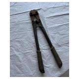 Bolt cutters
