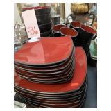 31 PCS SOHO LOUNGE RED & BLACK DINNERWARE W/ 6