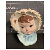 3.75 ' VINTAGE BABY HEAD VASE W/ SPAGHETTI DETAIL