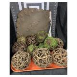 METAL DECORATIVE PLAQUE & LOT OF DECORATIVE BALLS