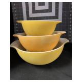 SET OF 3NPYREX MIXING BOWLS WITH SOME WEAR