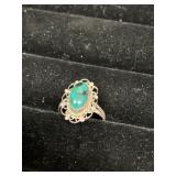 STERLING SILVER RING W/ GREEN STONE - SZ 6