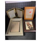 4 SMALL DECORATIVE PICTURE FRAMES