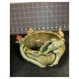 POTTER FROG AND LIILY PAD DISH 5.5 '
