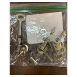 6 ANTIQUE KEYS INCLUDING CLOCK