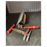 2 RED HANDLE VINTAGE UTENSILS AND BACON PRESS