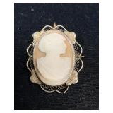 VINTAGE 1.25 '  CARVED CAMEO IN STERLING SILVER
