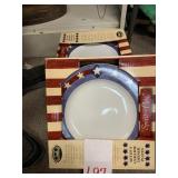 12 PATRIOTIC DINNER PLATES - NIB