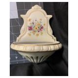 VINTAGE LEFTON CERAMIC WALL POCKET - 8 X 7 '