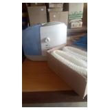 HOLMES HUMIDIFIER W/ EXTRA FILTERS