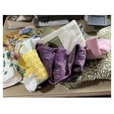 BATHROOM TOWELS MATS OVEN MITS
