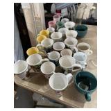 LOTS OF MUGS/COFFEE CUPS