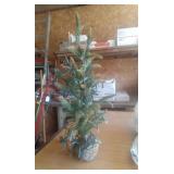 24' TALL CHRISTMAS TREE WITH LIGHTS