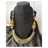 SCULPTURED CRESCENT COLLAR NECKLACE WITH BLACK