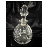 VINTAGE CLEAR GLASS RIBBED PERFUME BOTTLE WITH A