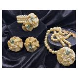VINTAGE BEAUTIFUL SET OF A NECKLACE, EARRINGS A