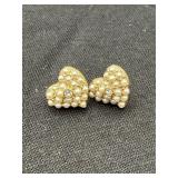 VINTAGE HEART-SHAPED GOLD-TONE STUD EARRINGS