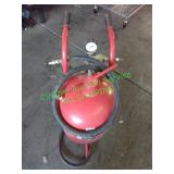 Central pneumatic 40 lb. Abrasive blaster
