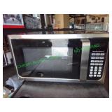 Hamilton Beach microwave oven 0.9 cu. ft.