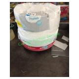 Assorted paper plates