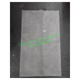 Bath rug 23×39'