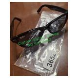 gloss, black sunglasses
