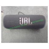 JBL Flip6 Bluetooth Speaker
