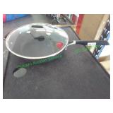 12' Calphalon Pan With Lid