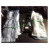 6 hand towels 6 hand towels