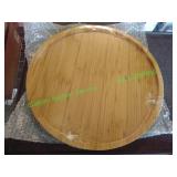 Reversible round charcuterie board Reversible round charcuterie board