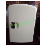 Personal chiller white mini fridge