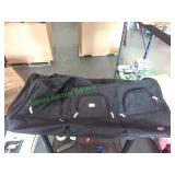 Rockland Rolling Luggage 33' Rockland Rolling Luggage 33'