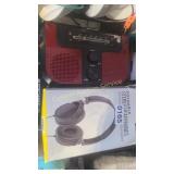 WIND UP RADIO AND HEADPHONES