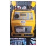 CAT 1200A 120PSI BATTERY JUMPSTARTER AS IS