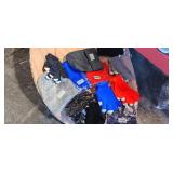 6 BEANIES & 6 GLOVES