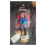 2 MASTER LOCKS