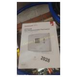 PROGRAMMABLE THERMOSTAT