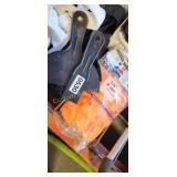 WEDGE SPACERS & PUTTY KNIVES