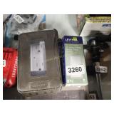 1 GANG OUTLET BOX / 3 WAY HEAVY DUTY SWITCH
