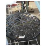 PLANT HOLDER MISSING WHEEL