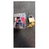 2 MASTER LOCKS