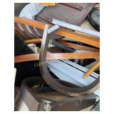 PELLET OF CHAIR PARTS