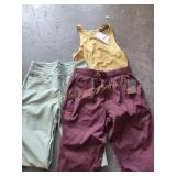 LARGE SHIRT AND 2 MEDIUM WOMAN STRETCHY PANTS