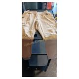 WOMANS PANTS SIZE MEDIUM